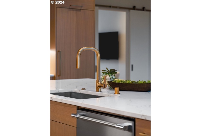 4 Bedrooms Bedrooms, 9 Rooms Rooms,3 BathroomsBathrooms,Single Family Residence,For Sale,0,785890941