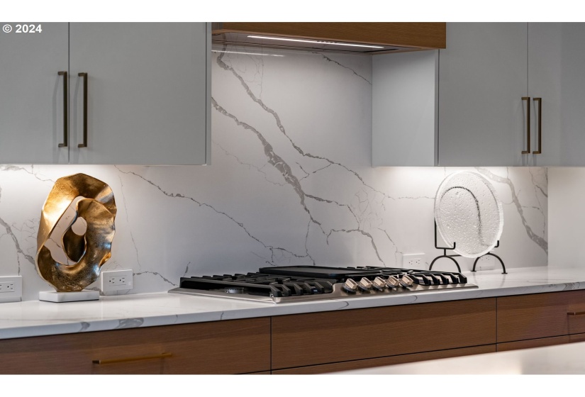 4 Bedrooms Bedrooms, 9 Rooms Rooms,3 BathroomsBathrooms,Single Family Residence,For Sale,0,785890941