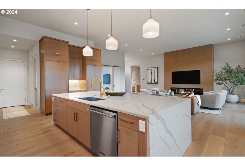 4 Bedrooms Bedrooms, 9 Rooms Rooms,3 BathroomsBathrooms,Single Family Residence,For Sale,0,785890941