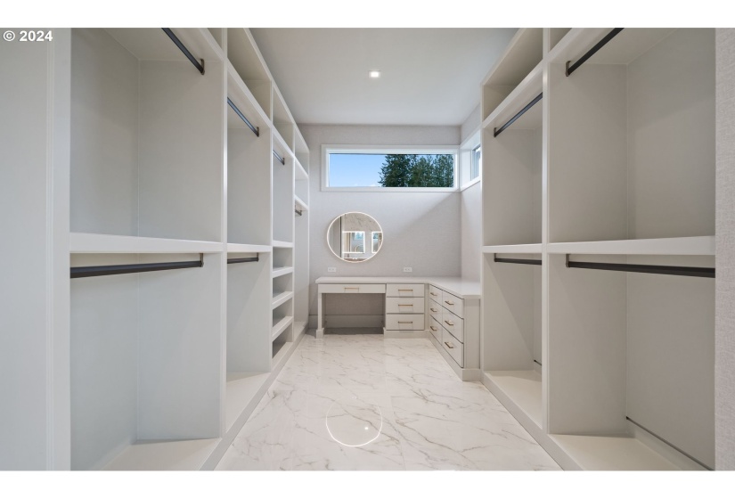 4 Bedrooms Bedrooms, 9 Rooms Rooms,3 BathroomsBathrooms,Single Family Residence,For Sale,0,785890941