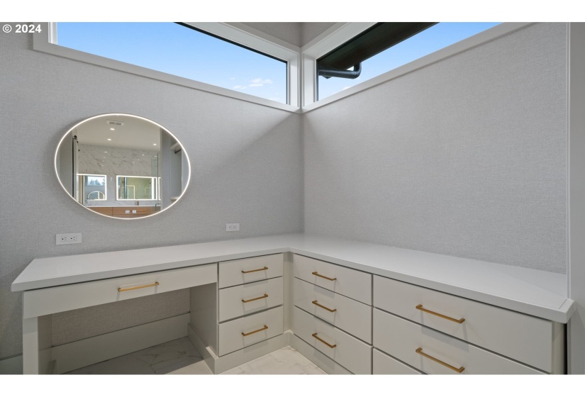 4 Bedrooms Bedrooms, 9 Rooms Rooms,3 BathroomsBathrooms,Single Family Residence,For Sale,0,785890941