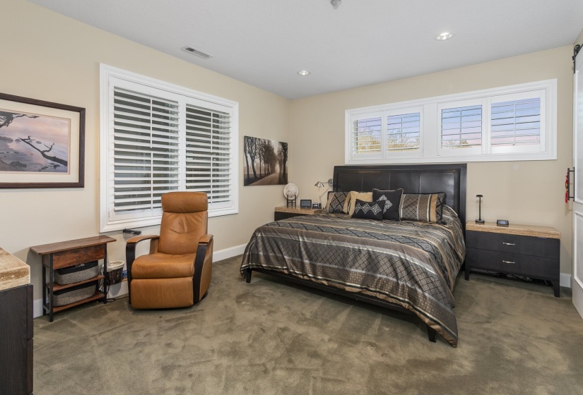 2 Bedrooms Bedrooms, 6 Rooms Rooms,3 BathroomsBathrooms,Condominium,For Sale,0,785890942